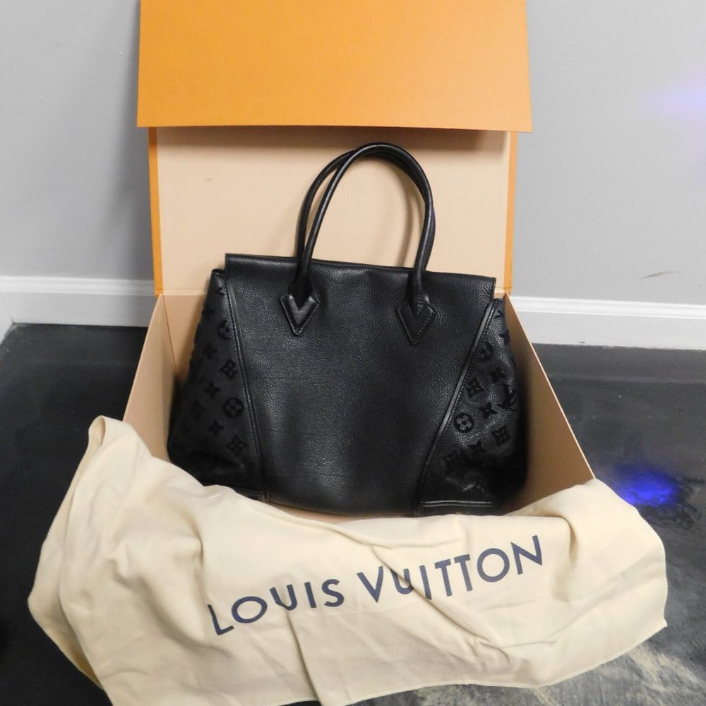 Authentic Louis Vuitton Veau Cachemire black tote